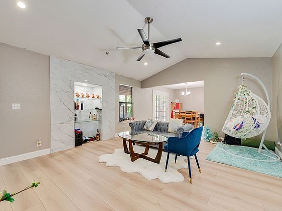 3rd image of 205 Freedom Ln