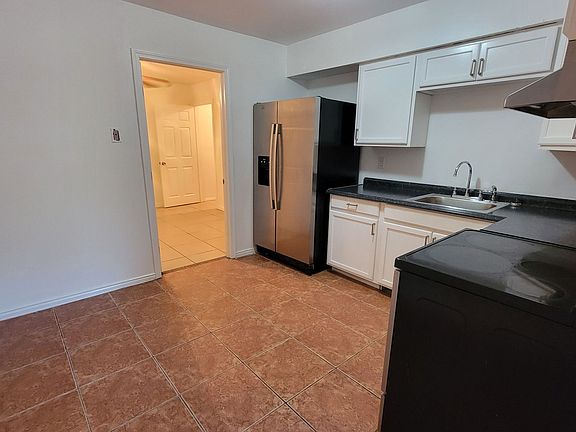 4th image of 703 56th Ave E