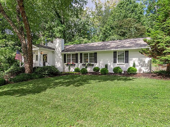 3rd image of 103 Greenbrier Dr