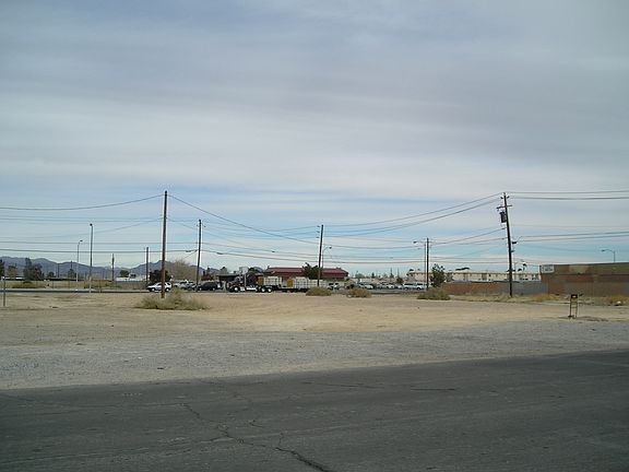 3rd image of Meikle Ln