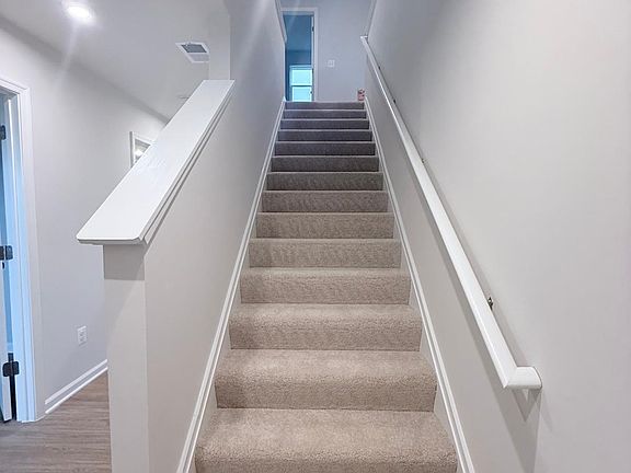 4th image of 73 Empire Ln