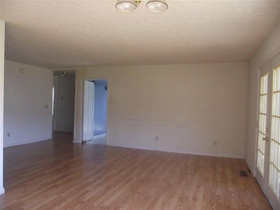 3rd image of 3 N Blackwood Ct