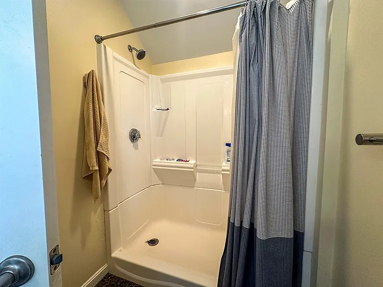 77 Faywood Ave — Photo 24