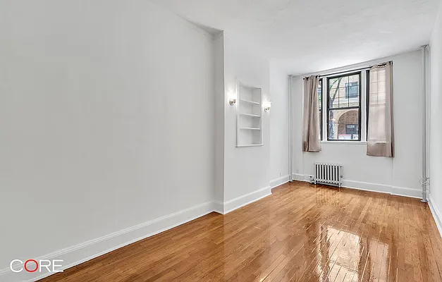 Rented by CORE | media 32