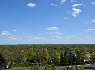 45 King George Rd #24, Green Brook, NJ 08812