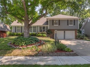 8400 W 97th Ter, Overland Park, KS 66212