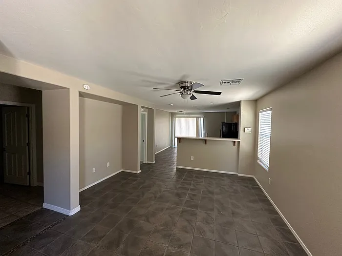 3 bed, 2.0 bath, 1295 sqft, $1,600 — Photo 3