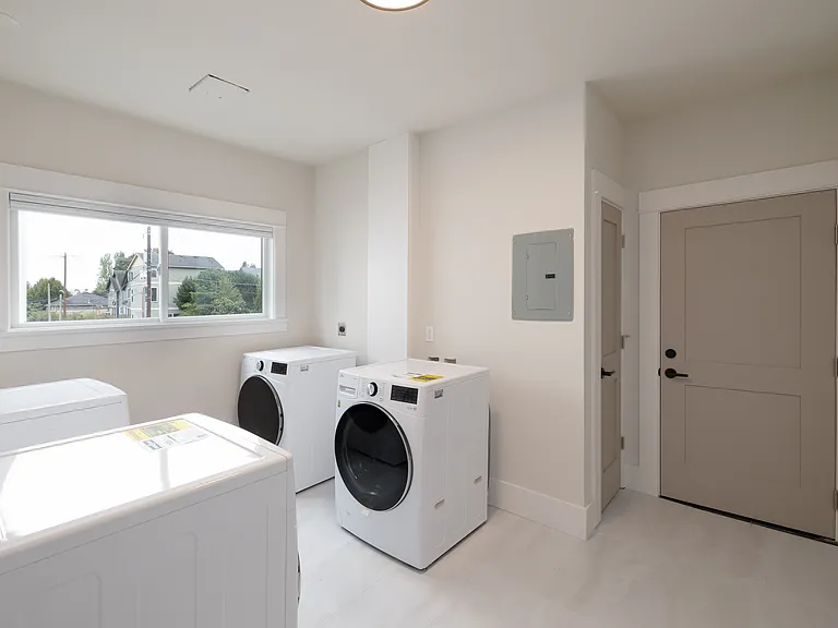 2123 E James St #A — Photo 3