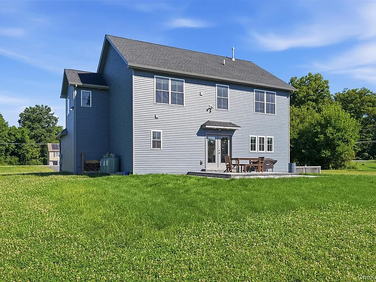 112 Pine Grove Rd — Photo 33