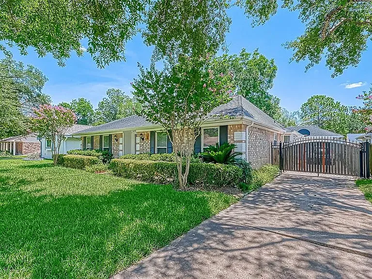 12823 Westhorpe Dr — Photo 2