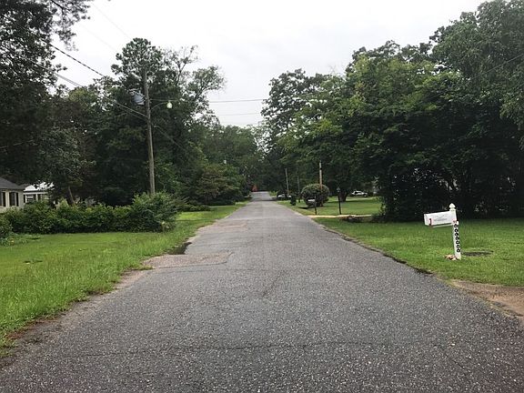 4th image of 4058 Hickory Dr