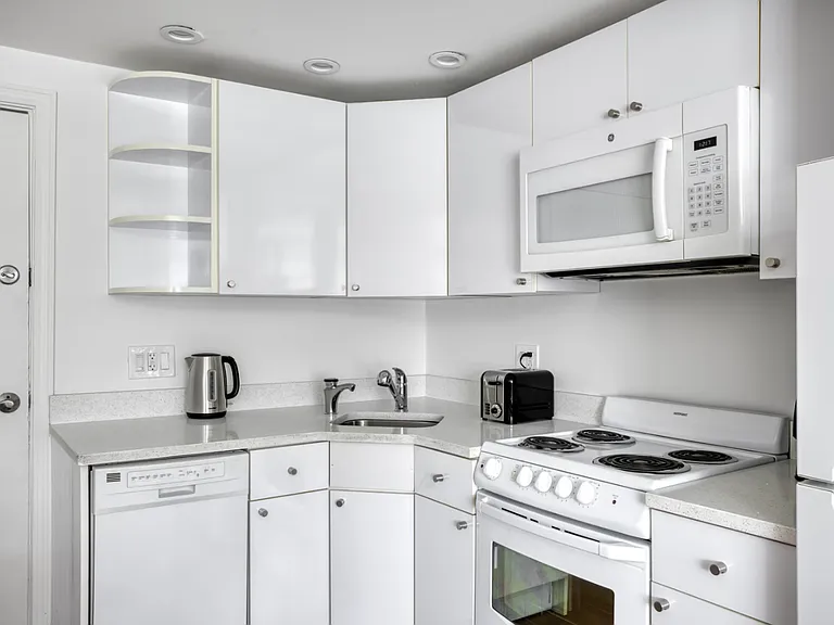 15 Euston Rd #23 — Photo 1