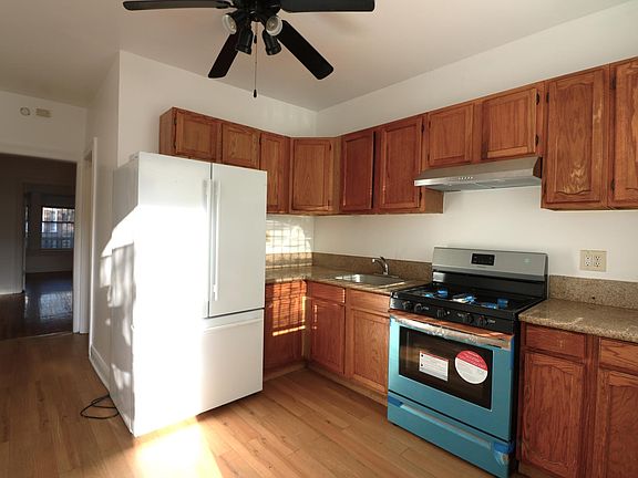 4th image of 744 S Kostner Ave #1