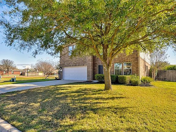 2nd image of 100 Campos Dr