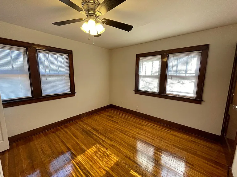 2998 Indianola Ave — Photo 10