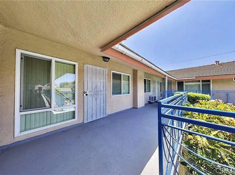 1208 S Marengo Ave #Q — Photo 2