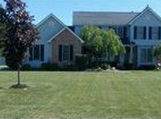 3036 Clescent Dr, North Tonawanda, NY 14120
