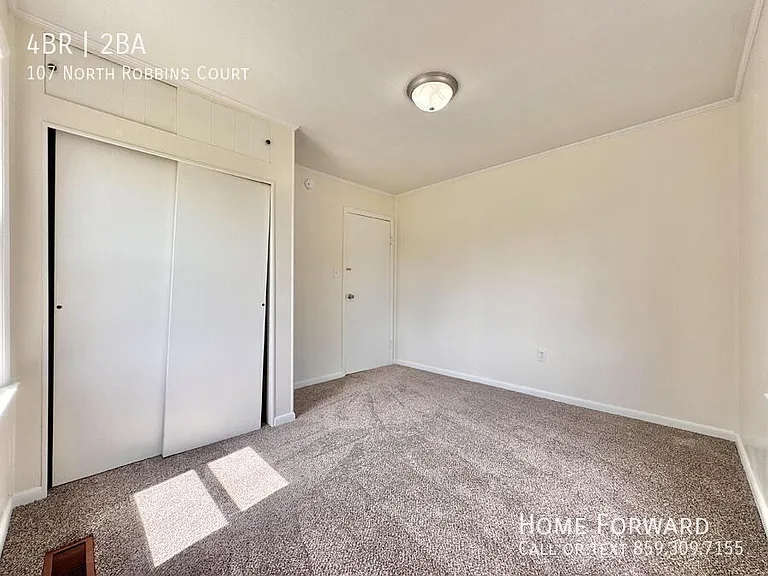 107 N Robbins Ct — Photo 14