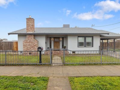 457 W Maple Street, Exeter, CA, 93221