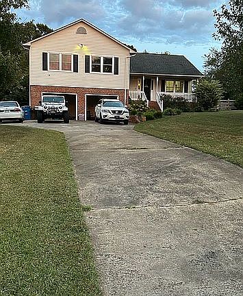2nd image of 104 Country Mdw