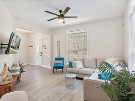 206 E 7th St, Jacksonville, FL