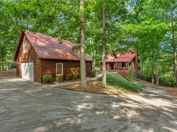 238 Jenkins Mill Dr, Westminster, SC 29693