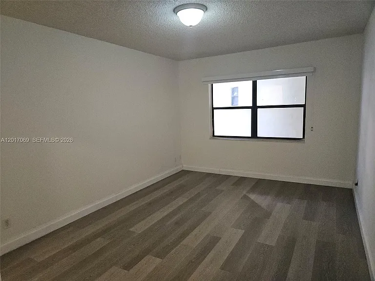 8290 Lake Dr #308 — Photo 10
