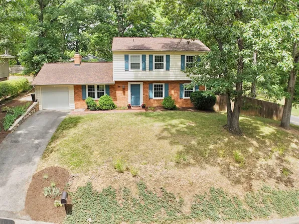 3005 Woodthrush Dr, Roanoke, VA 24018