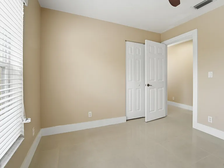 1780 Pierside Cir — Photo 10