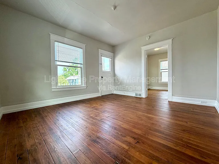 1242 Davis Ave NW — Photo 9