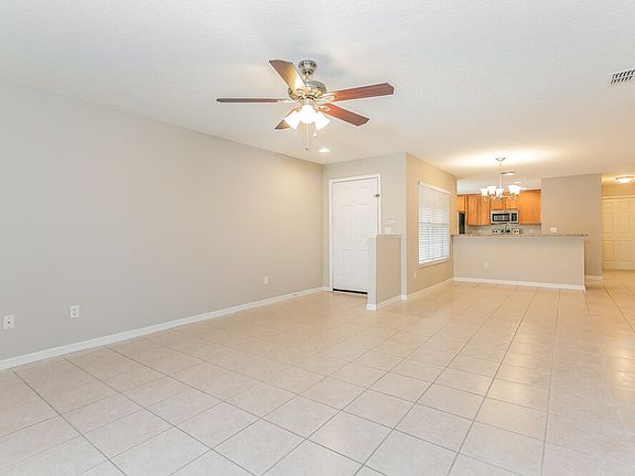 3rd image of 2221 Heathwood Cir