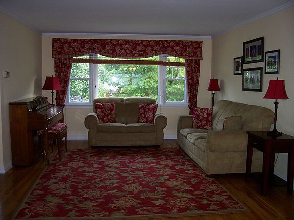 2nd image of 595 Harless Pl
