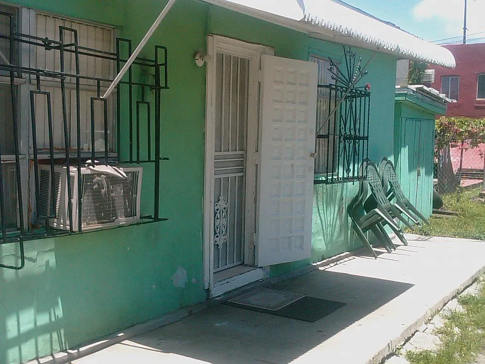 261 NW 35th St