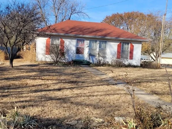 512 N 2nd St, Lincoln, KS 67455