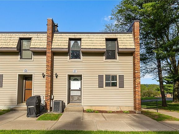 3rd image of 57 Chestnut Hls