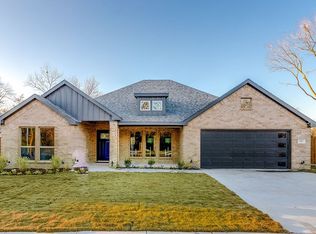 506 Mineral Wells St, Terrell, TX 75160