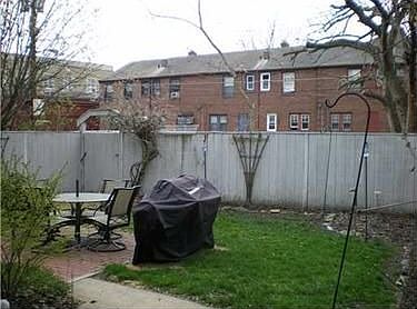 2nd image of 5915 Alder St