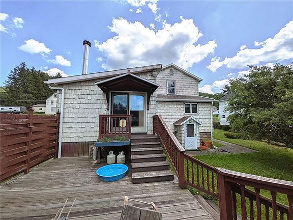 5th image of 207 Harrison St