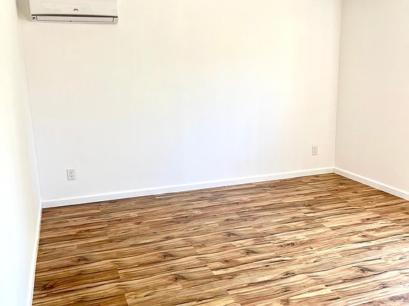 3rd image of 1418 Norton Ave #1