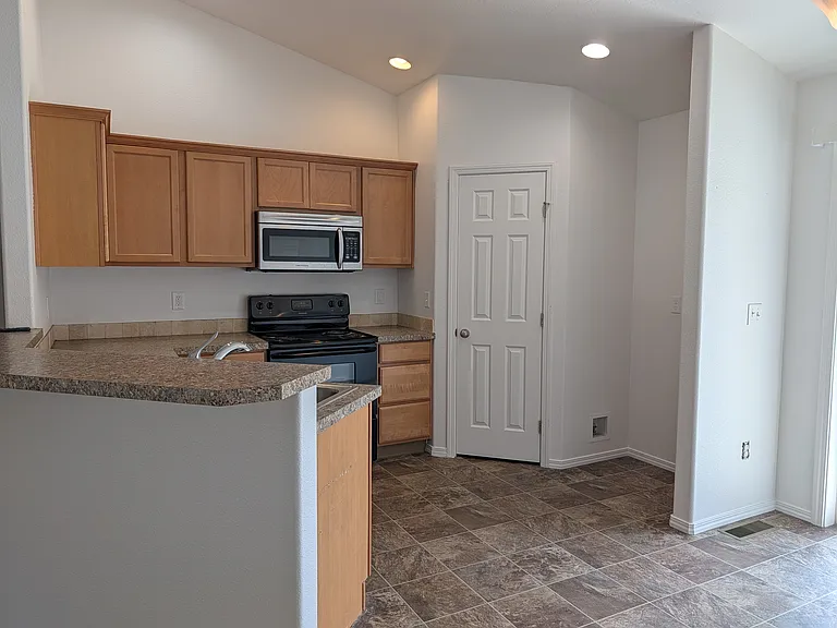 5320 Dynasty Ave — Photo 2