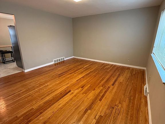 4th image of 9732 Woodmill Ln
