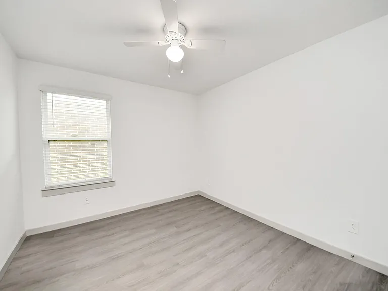 7803 Golden Rubia Ln — Photo 16
