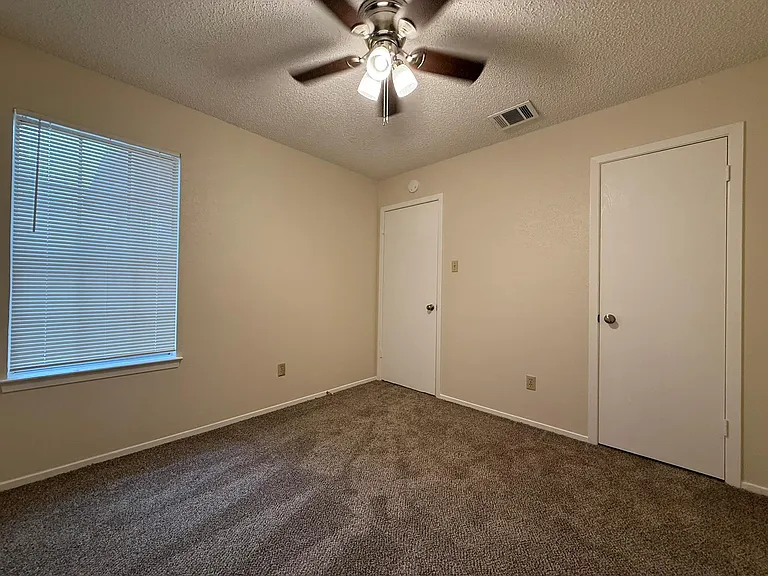 11945 Sunhillow Bnd #B — Photo 16