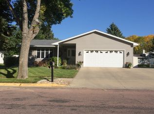 418 13th St NE, Watertown, SD 57201