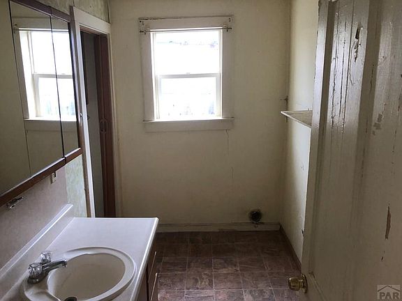 5th image of 511 Lincoln Ave