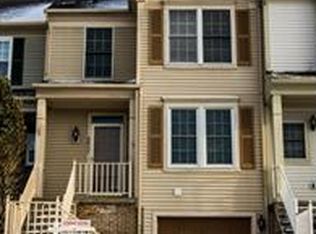 6827 Malton Ct, Centreville, VA 20121