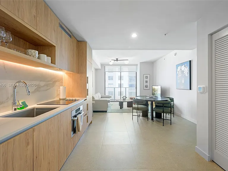 11 NE 6th St #2411 — Photo 4