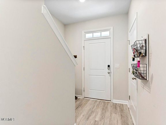 4th image of 7686 Knightbell Cir