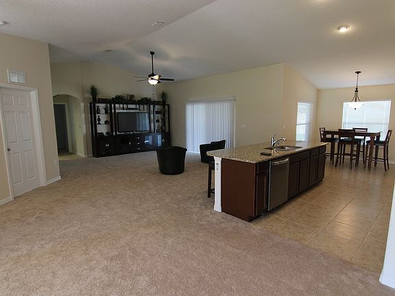 5th image of 10 Bickwick Ln