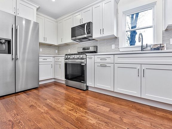 4th image of 37 Itasca St
